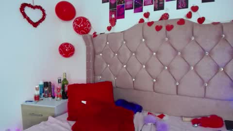 nat_evans8 online show from February 21, 6:27 am