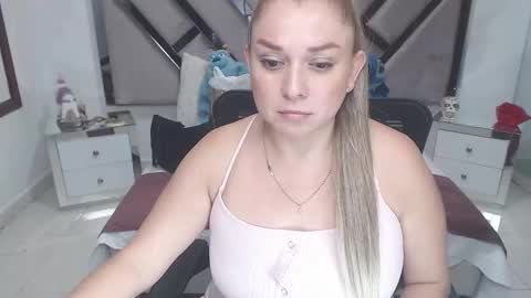 Snapshot of natalia5560 chatting on March 11, 9:15 pm natalia5560 online show from March 11, 9:15 pm