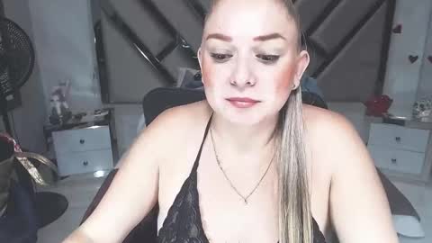 Snapshot of natalia5560 chatting on March 2, 5:04 pm natalia5560 online show from March 2, 5:04 pm