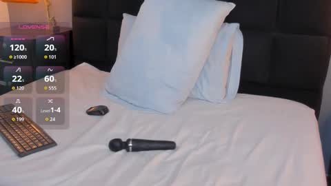 N A T A L I E online show from November 27, 2:03 pm