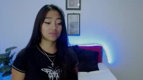 Nataly Escobar online show from February 2, 1:30 pm