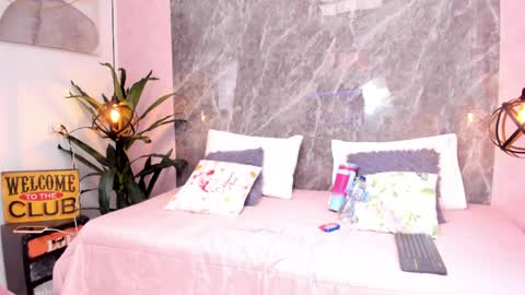 Megan online show from April 8, 8:45 pm