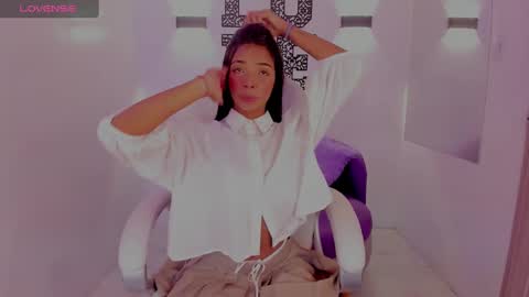 Snapshot of natasha_smith_ws chatting on February 21, 8:05 pm Natasha online show from February 21, 8:05 pm
