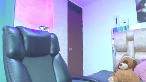   online show from October 5, 3:26 am