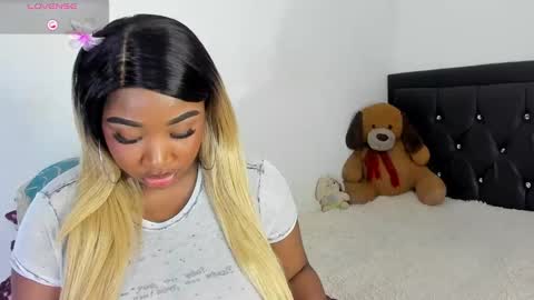 Snapshot of natassha_brown chatting on January 23, 12:35 am Natassha online show from January 23, 12:35 am