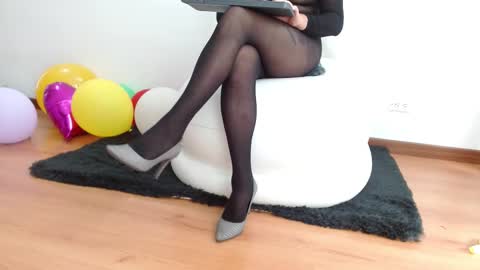 nath_dawson online show from March 4, 2:10 pm