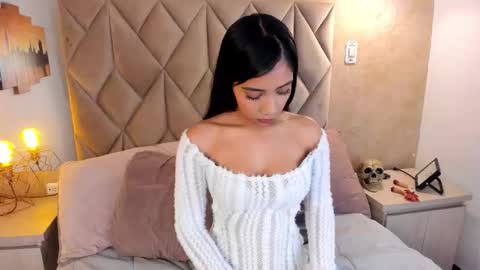 NATH QUIM online show from November 12, 8:22 pm