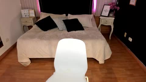 Nathalie Marie 3   online show from March 4, 11:11 pm