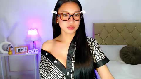   please follow me guyss online show from October 19, 10:03 pm