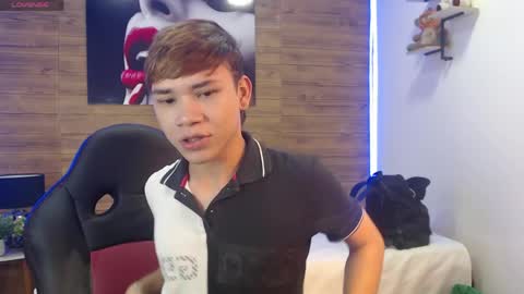 nathanclay online show from April 5, 4:09 am