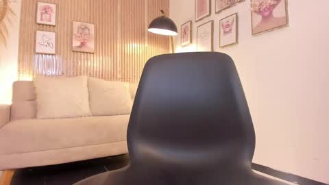 Snapshot of natti_london chatting on September 10, 2:07 pm natti_london online show from September 10, 2:07 pm