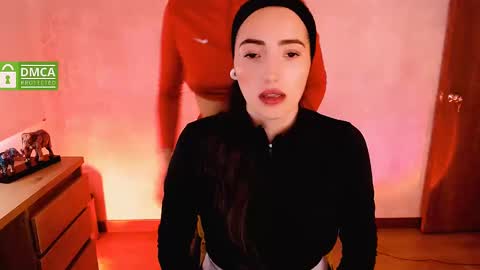 Natalia  Valeria online show from December 14, 8:29 pm