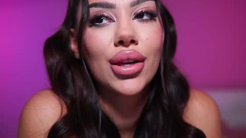 Snapshot of natydesiree chatting on February 9, 1:33 am Naty online show from February 9, 1:33 am