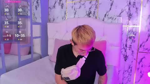 Christopher  Chris online show from November 25, 1:21 pm