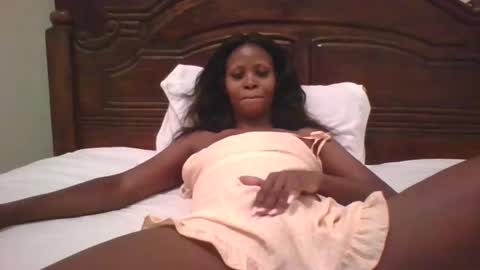 Snapshot of naughty_babe000 chatting on September 10, 4:24 am alisha online show from September 10, 4:24 am