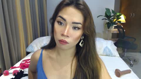 Queen Jess online show from December 23, 6:05 pm