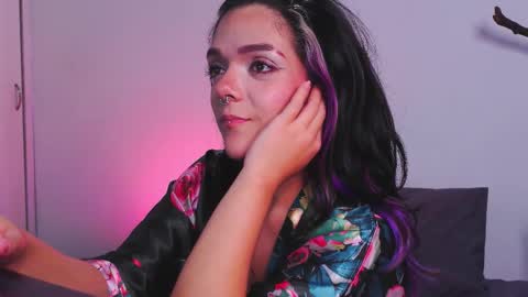 Em  please help me reach 100 thumbs up 3 online show from October 24, 4:57 am