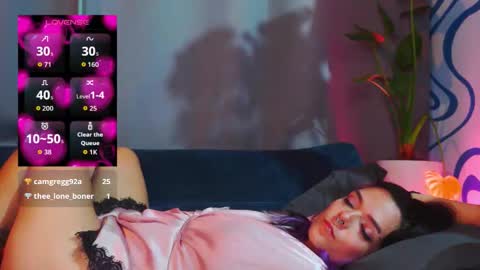 Em  please help me reach 100 thumbs up 3 online show from September 10, 7:20 am