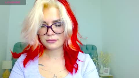 Maria  online show from October 4, 7:55 pm