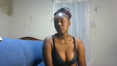 Shee online show from June 10, 9:35 pm