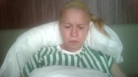 naughtyjennyblondeuk online show from April 13, 6:34 pm