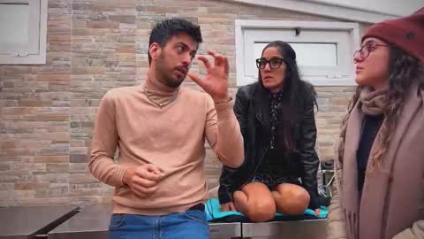 ANDREA STEPH  MIKE online show from November 12, 10:28 am