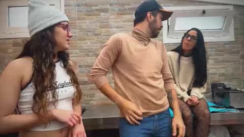 ANDREA STEPH  MIKE online show from November 18, 10:40 am