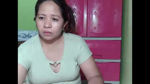 naughtymom26 online show from September 25, 2:40 am