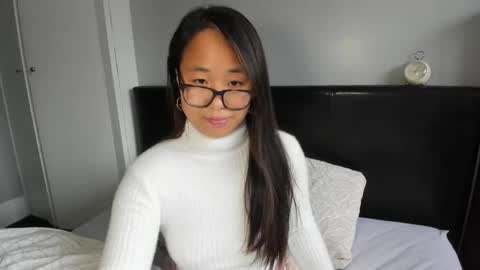 Gigi Chu  online show from October 18, 12:09 pm