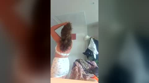 naughtynikkiii2 online show from July 26, 6:27 pm