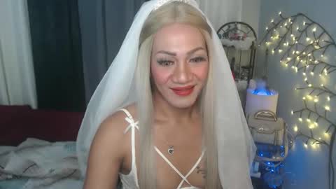 Janna Mae online show from November 12, 4:53 pm