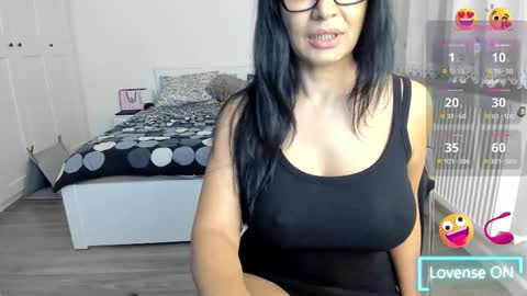 Snapshot of nauty_leila chatting on March 8, 6:54 am KimBeee online show from March 8, 6:54 am