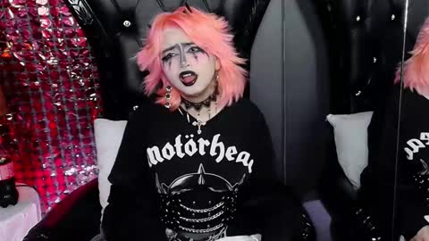 Navier  online show from January 5, 9:07 pm