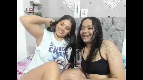nay_and_aleja online show from December 3, 4:10 am