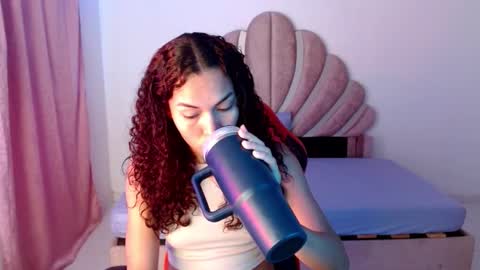 naya_fox1 online show from January 15, 6:17 pm