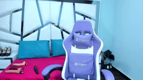 nayara_hinny online show from November 28, 6:10 am