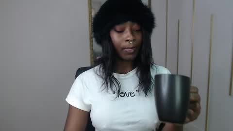 Nayaris 3 online show from May 14, 4:16 pm