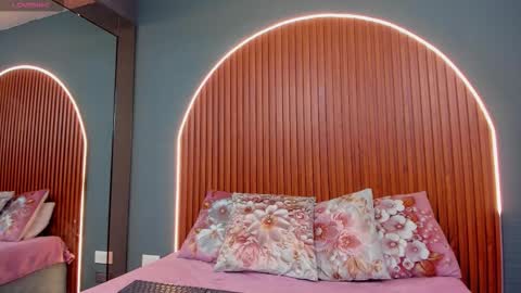 Naye  online show from November 21, 4:32 am