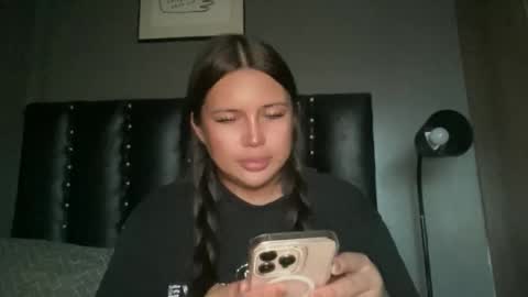 karla online show from March 29, 8:49 am