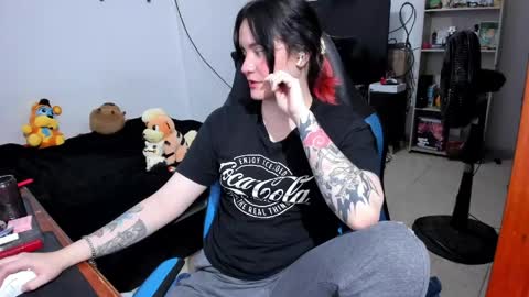 Geek Nicole    im Neeko UwU online show from April 15, 7:58 pm