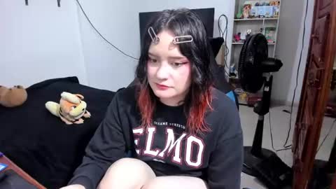 Geek Nicole    im Neeko UwU online show from June 9, 2:39 pm