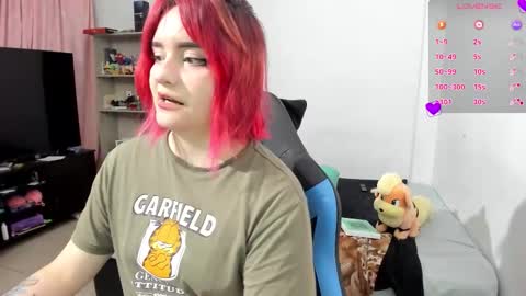 Snapshot of neeko_lol_ chatting on September 22, 8:18 am Geek Nicole im Neeko UwU online show from September 22, 8:18 am