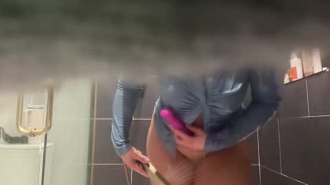 neesass online show from November 11, 7:43 am