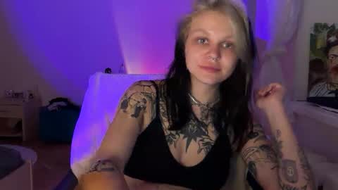 Neilanna online show from May 13, 7:12 pm