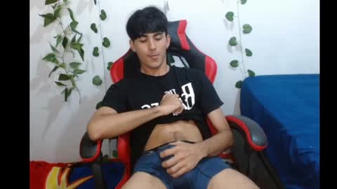 Snapshot of neithanzyn chatting on March 4, 7:54 pm Neithanzyn online show from March 4, 7:54 pm
