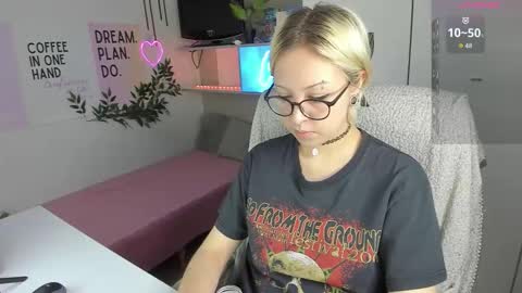 Kate online show from March 14, 7:34 am