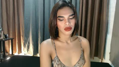 neomi online show from February 10, 9:40 pm