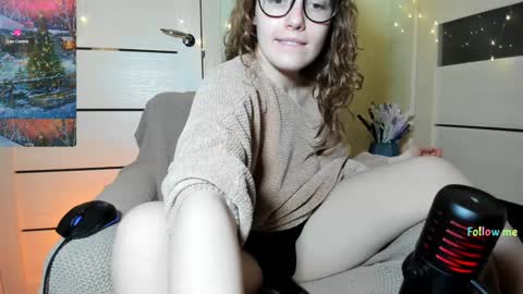 Snapshot of nerdy_goddess chatting on January 8, 9:01 pm Aida online show from January 8, 9:01 pm