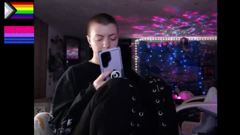 NerdySquirty online show from October 14, 6:05 am