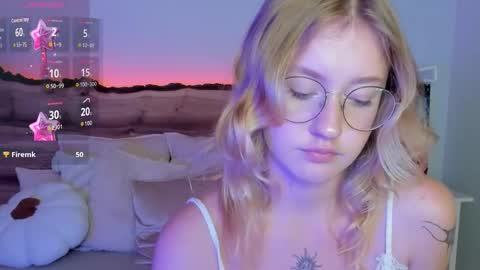 Snapshot of nerissa_xo chatting on September 21, 8:46 pm Nerissa online show from September 21, 8:46 pm